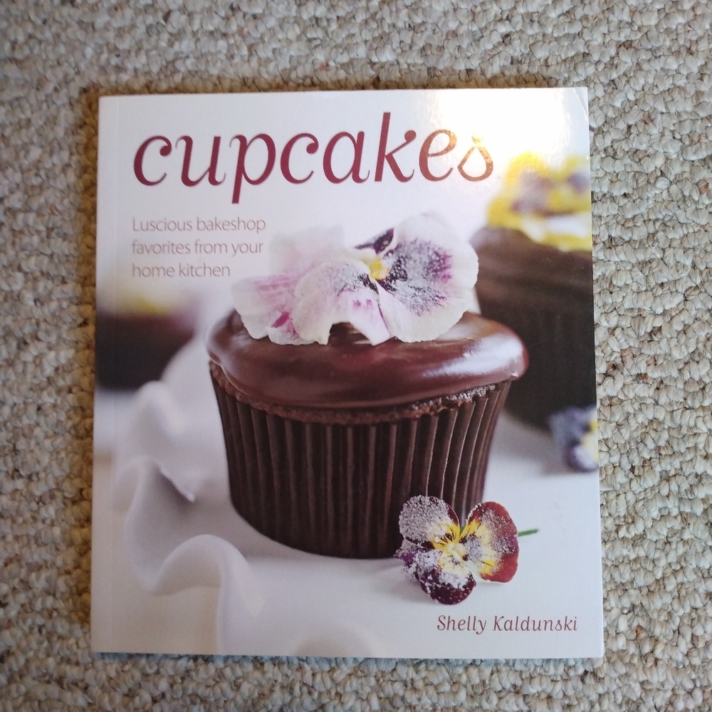 Cupcakes by Shelly Kaldunski